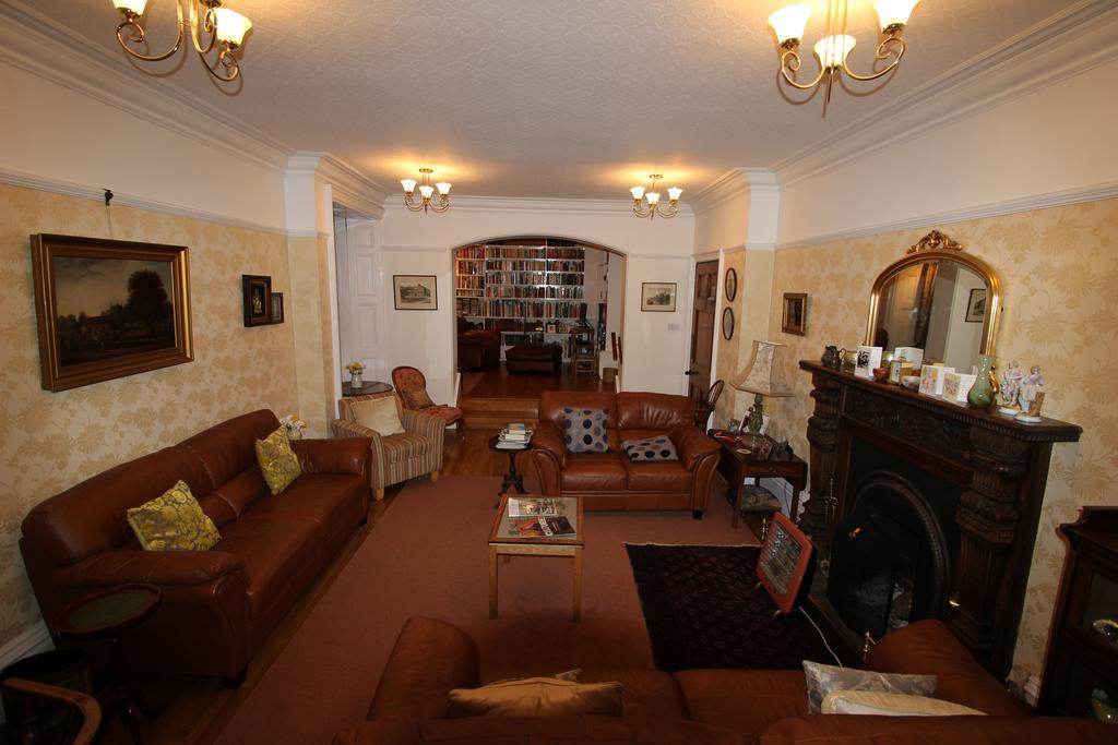 Woodlands Bed & Breakfast Barnt Green Eksteriør billede